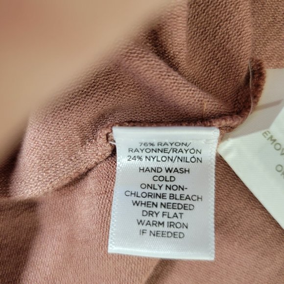 Ann Taylor Loft,   Dusty Rose Knit, size M, center ruffle detail sleeveless top. - Picture 9 of 12